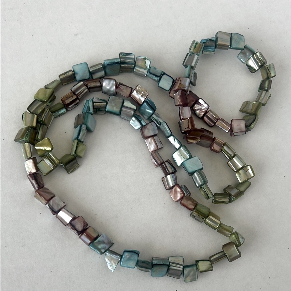 Multicolor Shell Bead Necklace